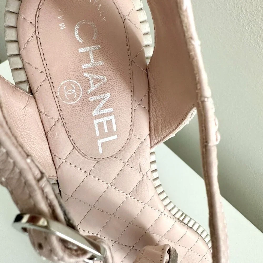 CHANEL Light Pink Quilted Leather Logo Chain T-Strap Thong Flat Sandals